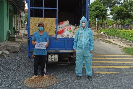 Phát hiện xe tải chở 1,5 tấn gà chết từ Tây Ninh vào TP.HCM tiêu thụ
