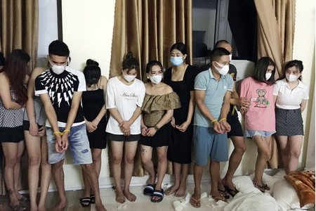 Phát hiện 17 thanh niên nam, nữ tụ tập 'bay lắc' trong nhà nghỉ ở Phú Thọ