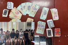 Hà Nội: Bắt quả tang 13 đối tượng tụ tập đánh bạc trong thời gian giãn cách