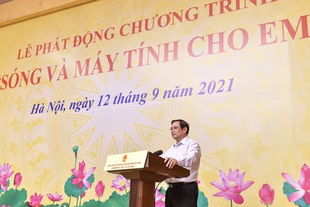 Thủ tướng Phạm Minh Chính kêu gọi chung tay, góp sức hỗ trợ 'sóng và máy tính' cho hàng triệu học sinh, sinh viên