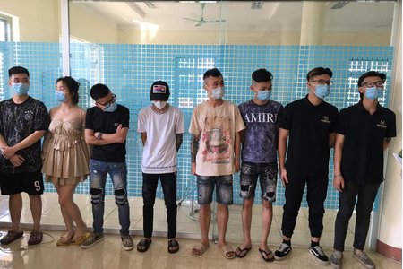 Bắt giữ 27 người tụ tập hít bóng cười tại quán cà phê ở Phú Thọ