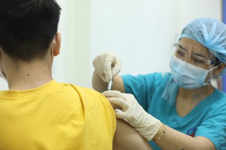 Nỗi lo thiếu tình nguyện viên thử nghiệm lâm sàng vaccine COVID-19