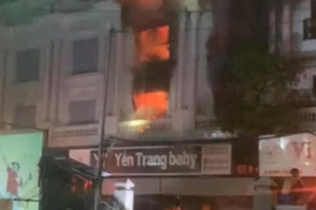 Hà Nội: Cháy lớn tại cửa hàng quần áo ở chợ Ninh Hiệp