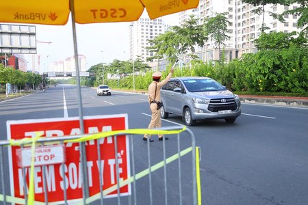 Sau 21/9, Hà Nội không chia vùng nhưng vẫn duy trì 23 chốt cửa ngõ, quản lý người ra vào thủ đô