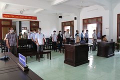 Nhiều cựu cán bộ sở, ngành hầu tòa vụ lộ đề thi công chức tại Phú Yên