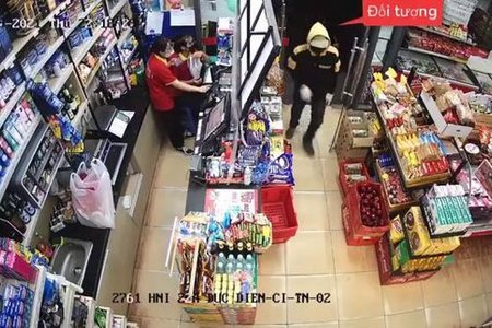 Công an Hà Nội truy tìm tên cướp ở siêu thị Vinmart+ tại quận Bắc Từ Liêm