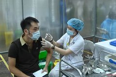 Bộ Y tế: Địa phương nào tiêm chậm sẽ bị điều chuyển vaccine COVID-19 cho nơi khác