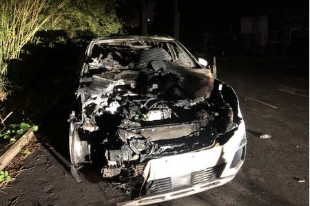 TP.HCM: Bắt đối tượng đốt 2 ô tô vì ghen tuông với sếp của vợ