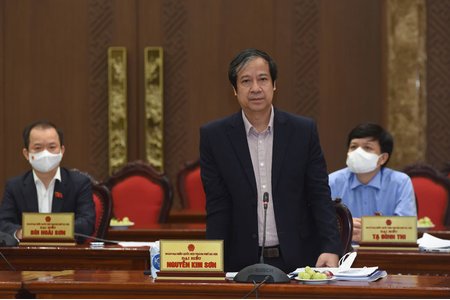 Bộ trưởng GD&ĐT đề nghị Hà Nội tính toán cho học sinh ngoại thành trở lại trường