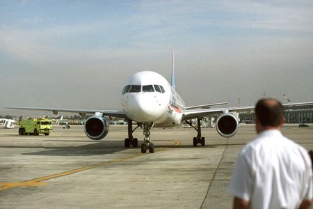 Tạm đình chỉ các nhân viên liên quan đến vụ 2 máy bay va chạm tại sân bay Nội Bài
