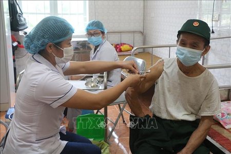 Ngày 4/11, Việt Nam ghi nhận 6.580 ca nhiễm mới SARS-CoV-2, nhiều tỉnh đổi màu cấp độ dịch