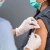 Tiêm mũi 3 vắc-xin Covid-19 có thể gặp tác dụng phụ gì?