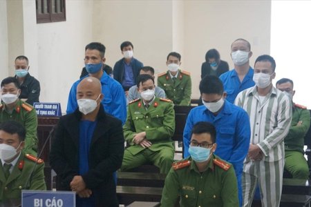 Tuyên án vụ ăn chặn gần 2,5 tỷ đồng tiền hoả táng: Vợ chồng Đường 'Nhuệ' và 5 đàn em lĩnh tổng 81 năm tù