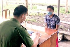 Bắt gã bố dượng nhiều lần xâm hại con riêng của vợ ở Bình Phước