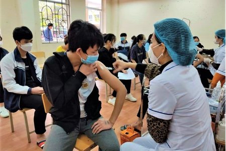 Từ 6/12, học sinh THPT Hà Nội trở lại trường học trực tiếp