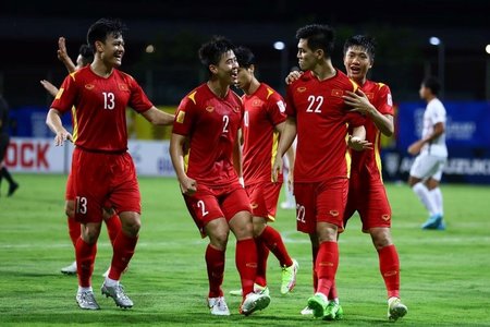 AFF Cup 2020: Sau chiến thắng 4-0 trước Campuchia, tuyển Việt Nam tiến vào bán kết gặp Thái Lan