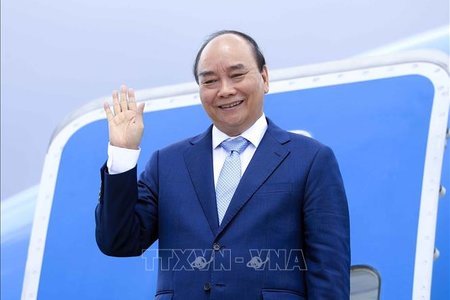 Chủ tịch nước Nguyễn Xuân Phúc lên đường thăm cấp nhà nước tới Vương quốc Campuchia