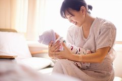 Đang nghỉ thai sản có được thưởng Tết nguyên đán Nhâm Dần 2022?