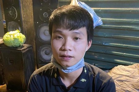 Bắt đối tượng cứa cổ tài xế taxi ở Hà Nội