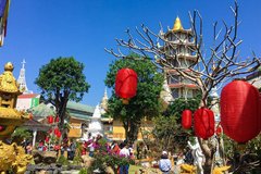 Nét đẹp lễ chùa đầu năm của người Việt