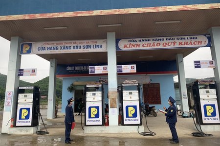Hà Tĩnh: 2 cửa hàng xăng dầu bị phạt 45 triệu đồng vì tự ý ngừng bán