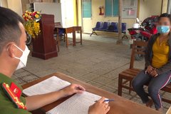 Khởi tố người phụ nữ bạo hành cháu ruột ở Cà Mau