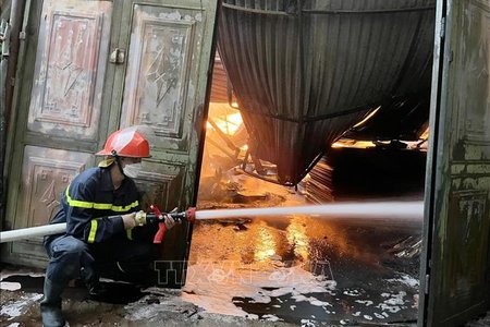 Hà Nội: Cháy xưởng sản xuất rộng gần 300m2 ở quận Hoàng Mai