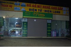 Truy tìm 2 kẻ đi xe máy nổ súng bắn vào cửa hàng đồ gỗ ở Thanh Hoá