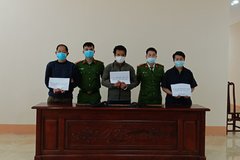Bắt cán bộ xã lấy trộm gần 600 triệu đồng đi đánh bạc ở Hà Giang
