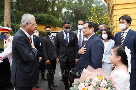 Thủ tướng Phạm Minh Chính chủ trì Lễ đón Thủ tướng Malaysia