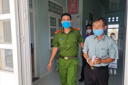 Vụ khách hàng bị chiếm đoạt hơn 21 tỷ đồng: Truy tố trưởng văn phòng công chứng ở Bình Thuận