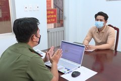 Phạt 7,5 triệu đồng nam thanh niên trong clip rải tiền 'cho đất ăn'