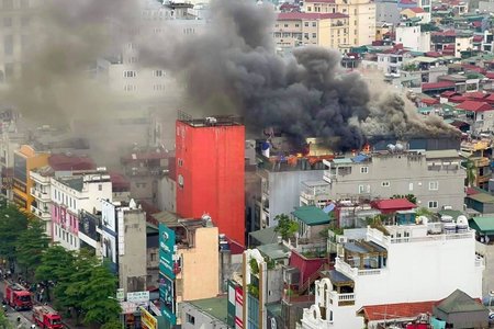 Hà Nội: Cháy căn nhà 8 tầng kinh doanh dịch vụ massage