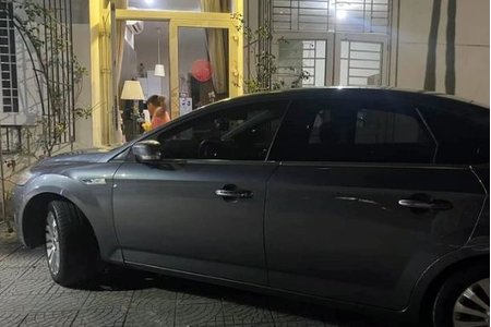 Thừa Thiên- Huế: Cán bộ sở Nội vụ bị tố đậu xe sai chỗ, đe dọa, thách thức người dân