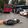 Hà Nội: Va chạm với xe khách, người phụ nữ đi xe máy tử vong