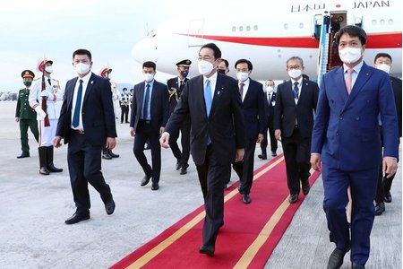Thủ tướng Nhật Bản Kishida Fumio bắt đầu thăm chính thức Việt Nam