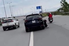 Điều tra vụ lái xe ô tô xe mazda 5 kéo lê người phụ nữ trên đường