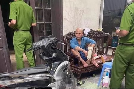 Bắt giữ đối tượng chém vợ dã man ngay tại nhà riêng ở Hà Nội