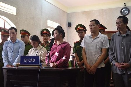 Nóng: Hủy án sơ thẩm vụ mẹ nữ sinh giao gà ở Điện Biên