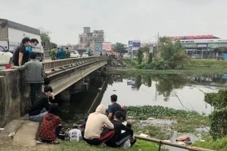 Phát hiện thi thể 2 mẹ con nổi trên sông Bùng ở Nghệ An