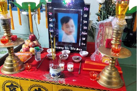 Điều tra vụ bé trai 18 tháng tuổi tử vong nghi bị bạo hành ở Long An