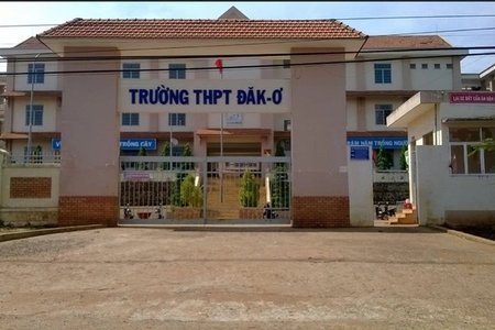 Bình Phước: Phát hiện Hiệu trưởng trường THPT tử vong dưới sân trường