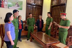 Khởi tố, bắt tạm giam nguyên chủ tịch Công ty dâu tằm tơ Mộc Châu