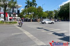 Công an vây bắt kẻ nổ súng cướp tiệm vàng ở Thừa Thiên - Huế