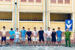 Bắt quả tang 14 đối tượng rủ nhau sát phạt trên chiếu bạc ở Lạng Sơn