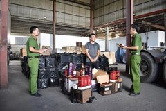 Ninh Bình: Phát hiện hơn 1.200 chai rượu không hoá đơn chứng từ