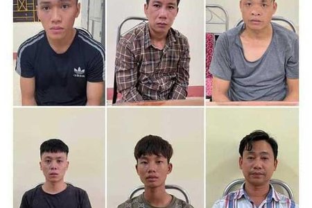 Lào Cai: Bắt nhóm đối tượng dùng săm ô tô làm phao đưa người Trung Quốc vượt biên