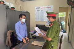 Khởi tố, bắt tạm giam nhân viên ngân hàng chiếm đoạt tiền của khách