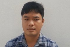 Bắt đối tượng dùng súng khống chế người đi đường rồi cướp tài sản