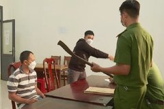 Khởi tố hai cha con chém người sau va chạm giao thông